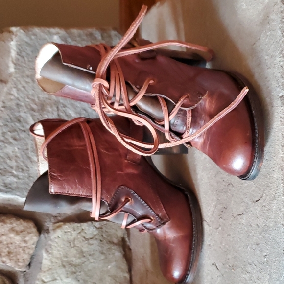 Freebird by Steven Billy booties, cognac, size 6 - Picture 3 of 7